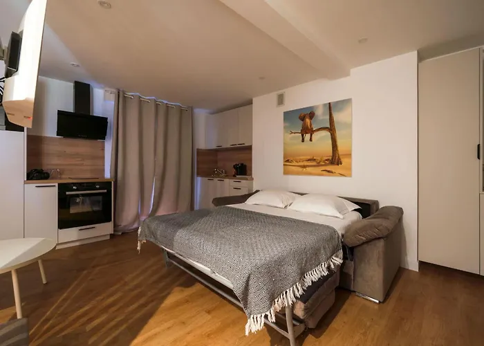 Skyview - Central, Cocooning Avec Terrasse Et Parking Daire Antibes