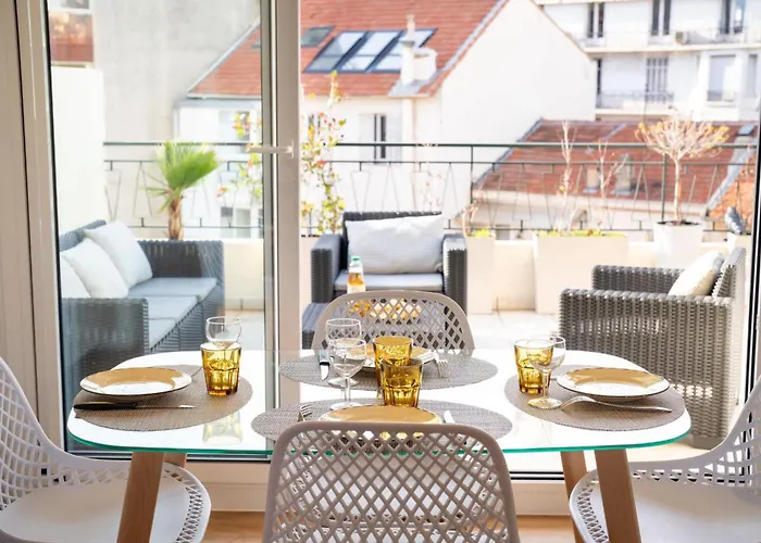 Skyview - Central, Cocooning Avec Terrasse Et Parking Daire Antibes